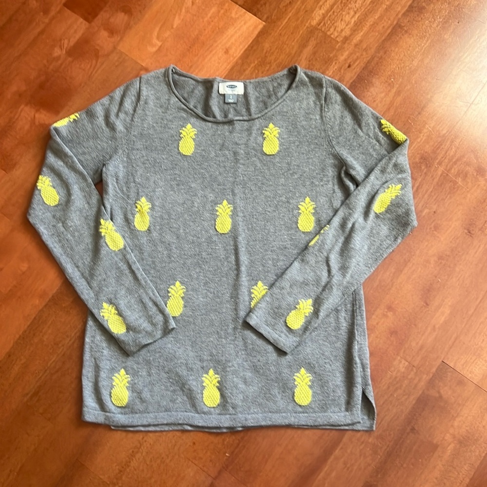 OLD NAVY SWEATER